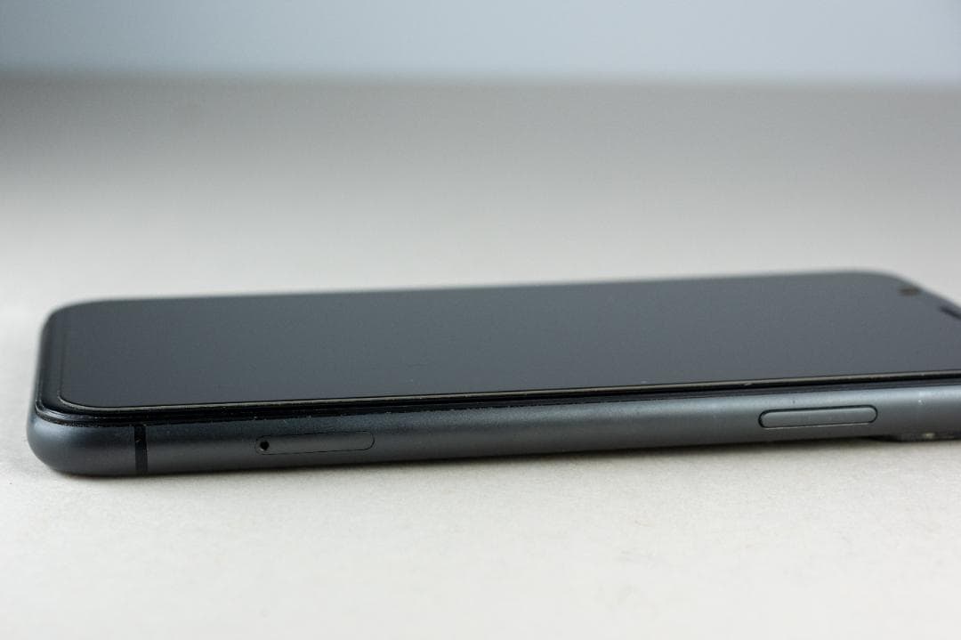 iPhone11 64GB スペースグレイ SIMロック解除済 液晶不良