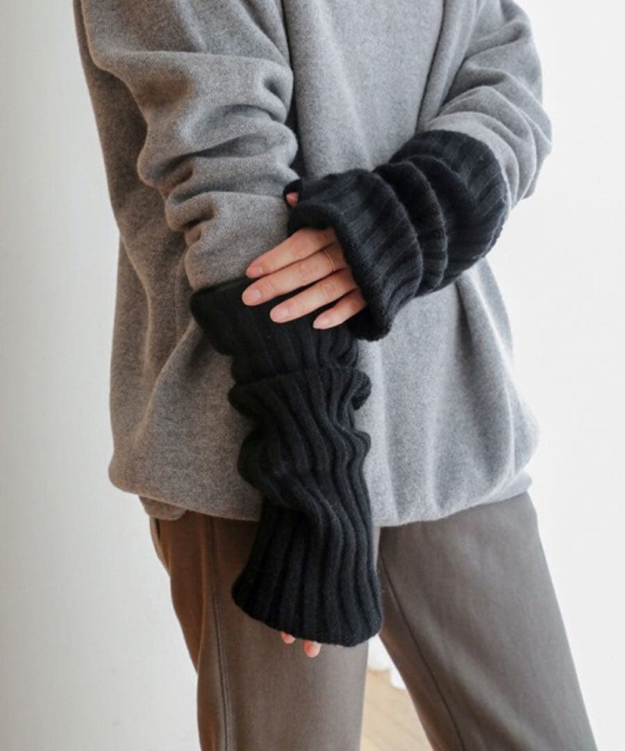 美品❣️定価2.3万 ドゥーズィエムクラス CARIAGGI アームウォーマー 黒