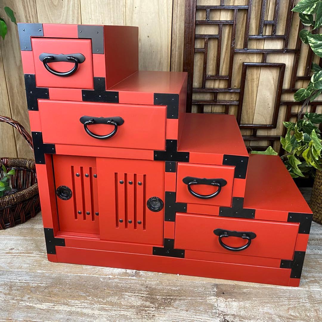 在庫処分セール！民芸家具引き戸付き階段箪笥右下がり朱色木製桐材無垢チェストタンス