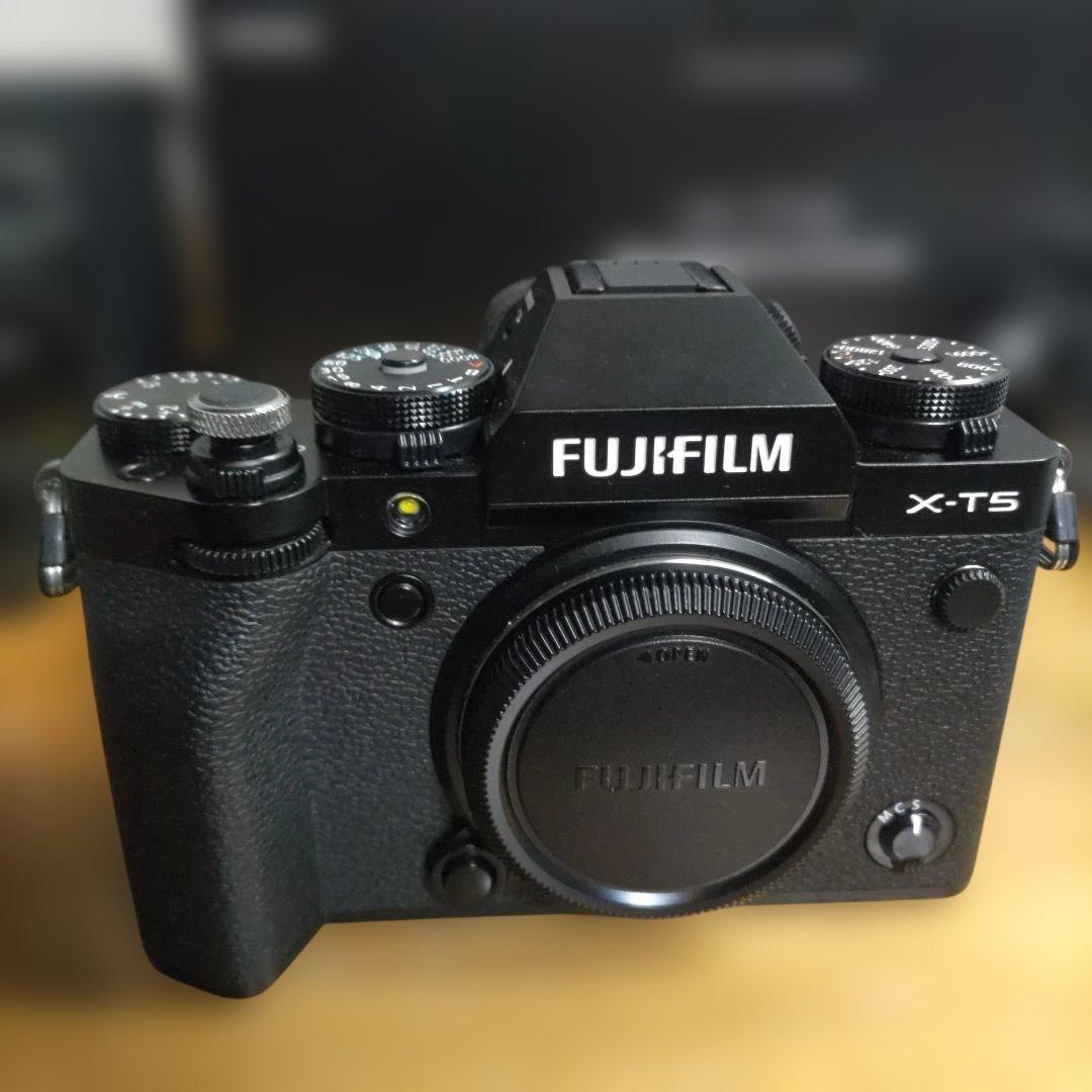Fujifilm X-T5 ミラーレス一眼カメラ 本体とレンズ等、フルセット