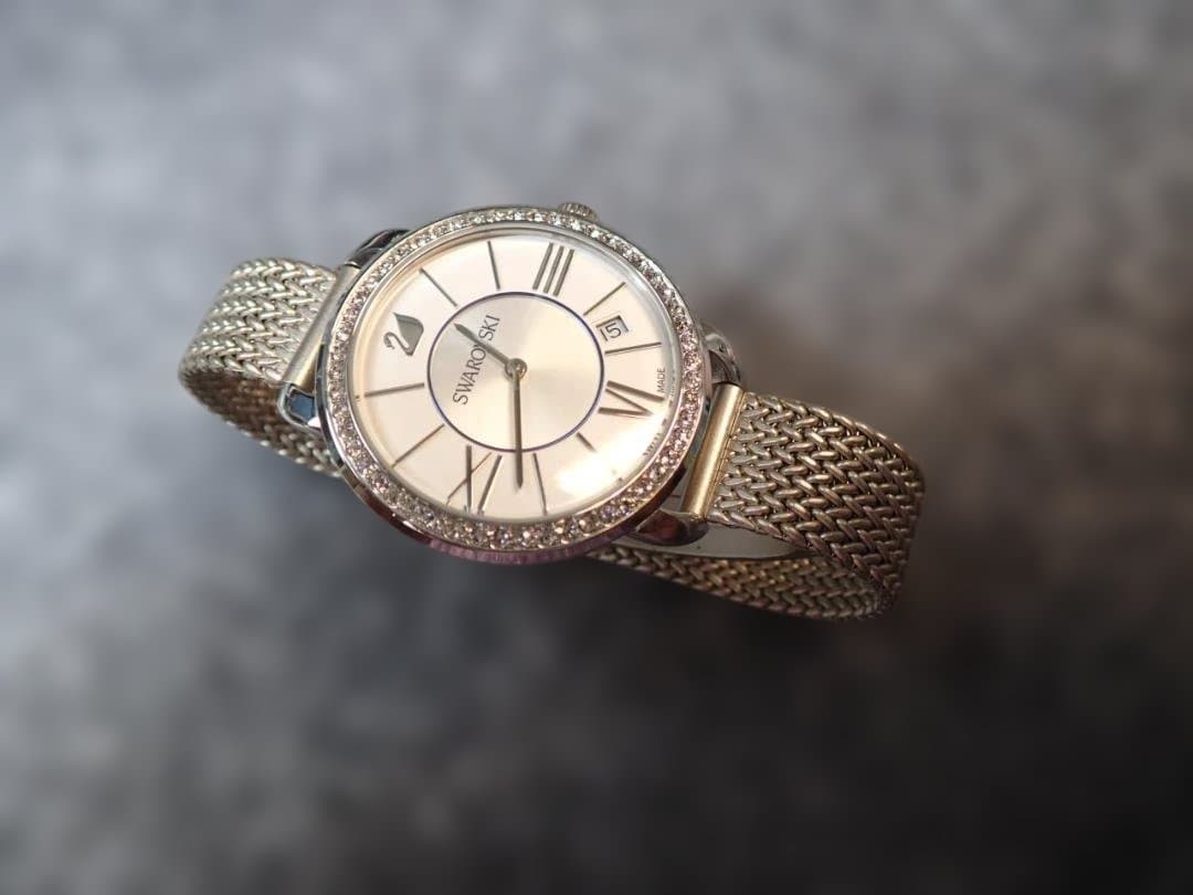 ●SWAROVSKI●メタルマグネットメッシュベルト●2針+DATE●美品稼働