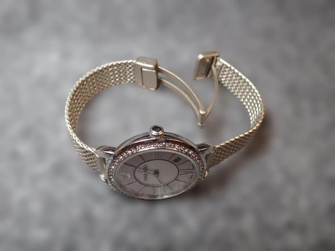 ●SWAROVSKI●メタルマグネットメッシュベルト●2針+DATE●美品稼働