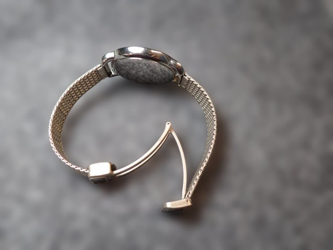 ●SWAROVSKI●メタルマグネットメッシュベルト●2針+DATE●美品稼働