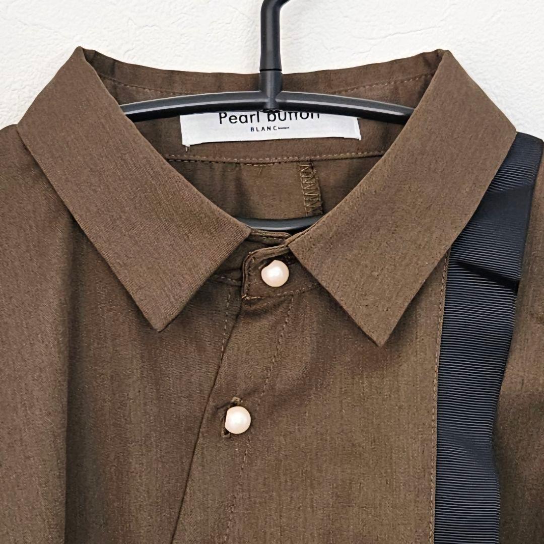 【未使用】ブランバスク　アシンメトリ－　パールボタン　シャツ