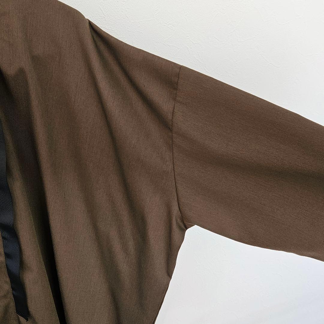 【未使用】ブランバスク　アシンメトリ－　パールボタン　シャツ