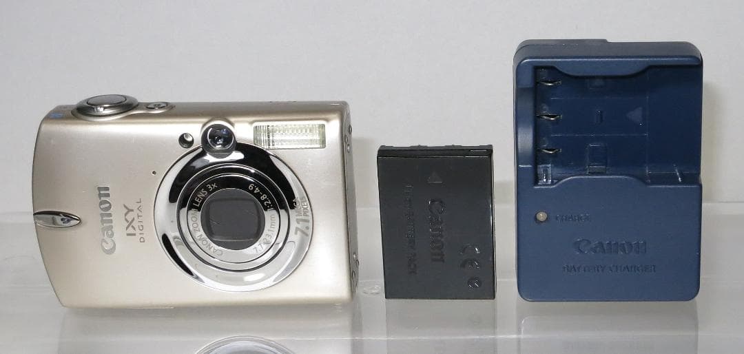 Canon IXY DIGITAL 700 　完動品　純正バッテリー、充電器付属