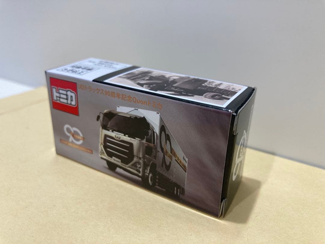トミカクオン箱も開けていませんクオントミカ UDトラックス90周年記念 Quon