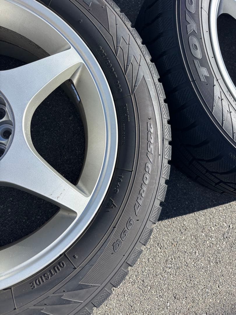 17インチ トーヨータイヤ スタッドレス　アルファード20系30系 中古