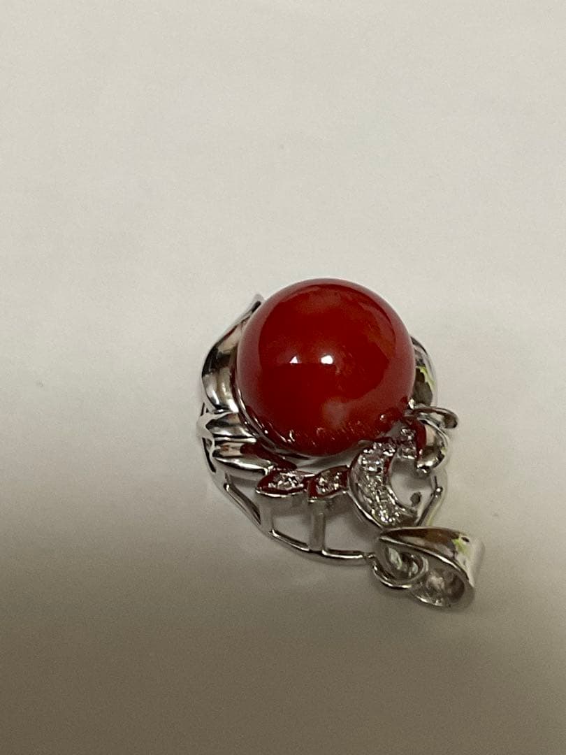天然珊瑚ペンダントヘッド　18 k