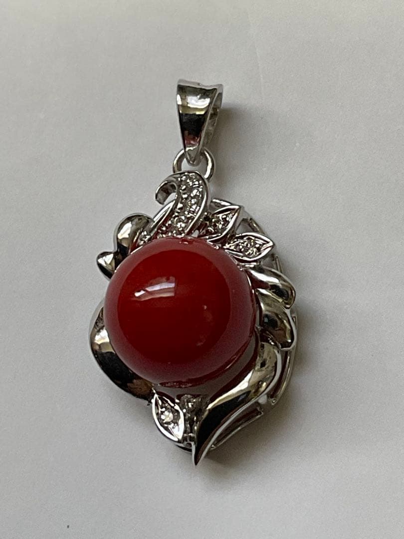 天然珊瑚ペンダントヘッド　18 k