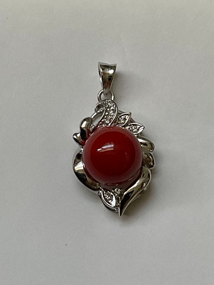 天然珊瑚ペンダントヘッド　18 k