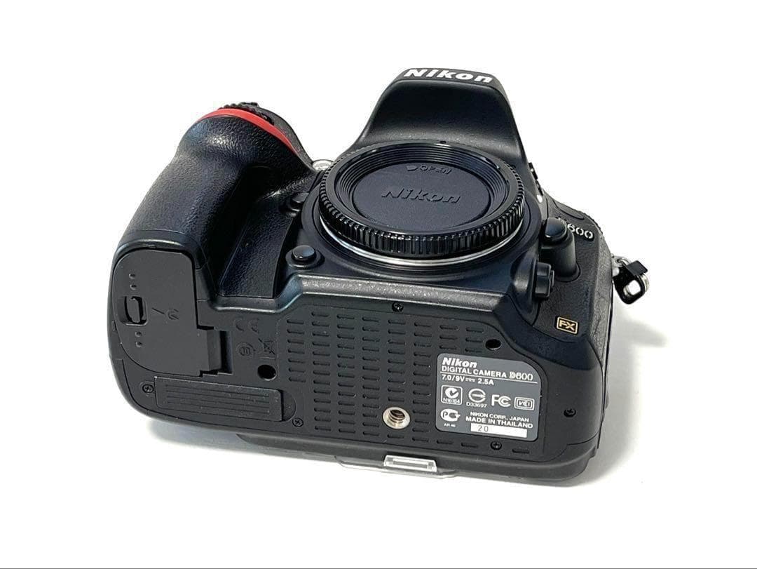 ☆撮影数3900回以下☆Nikon D600 ボディ　希少美品　FXフルサイズ