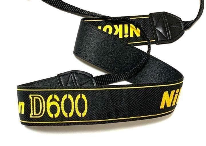 ☆撮影数3900回以下☆Nikon D600 ボディ　希少美品　FXフルサイズ