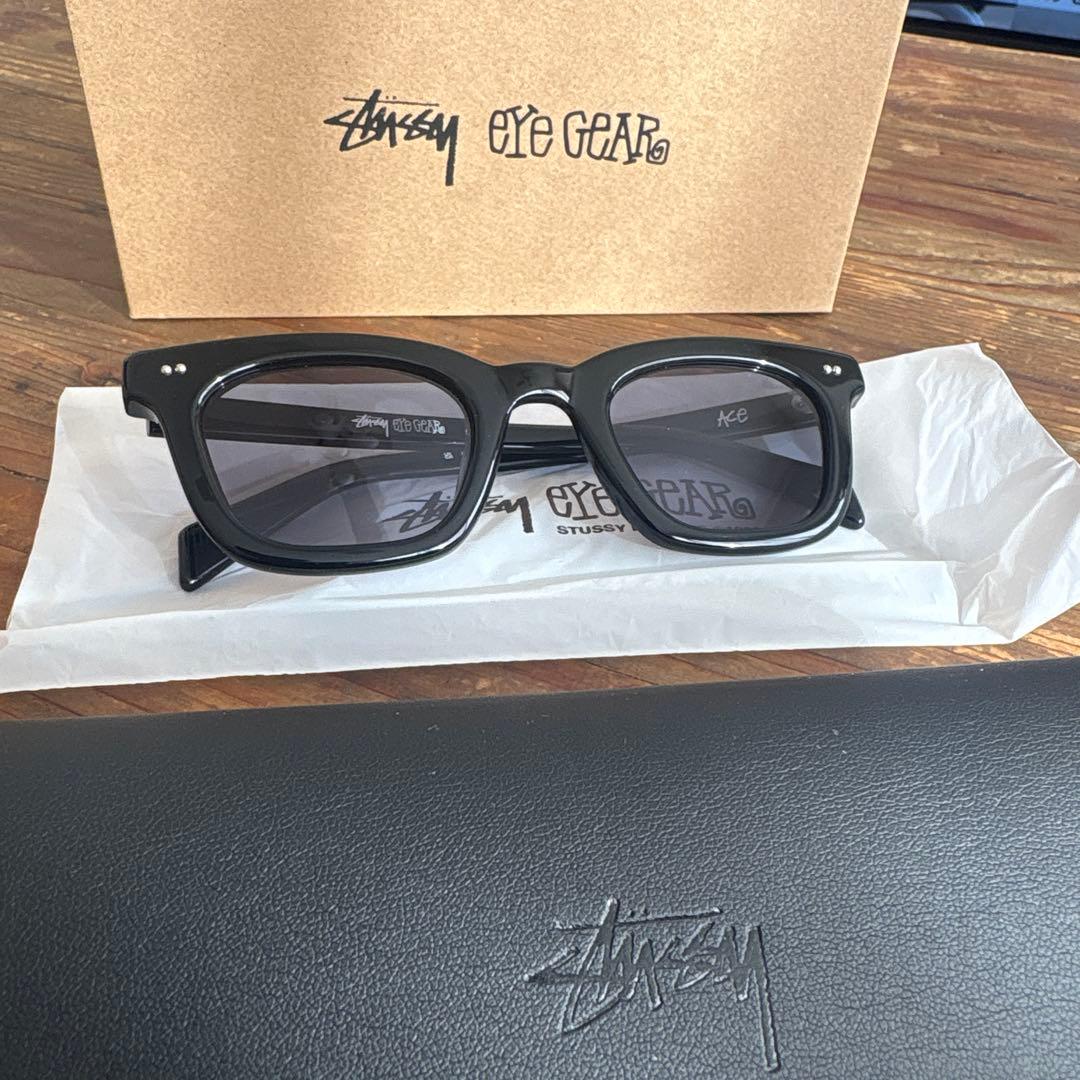 STUSSYサングラス