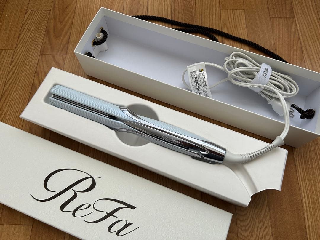 【美品】ReFa ストレートアイロン ホワイト　RE-ET
