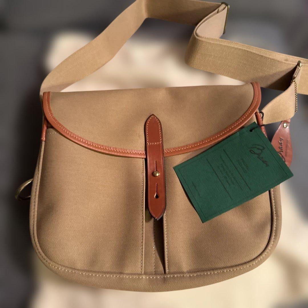 新品　未使用　ブレディ　ストアー　カーキ