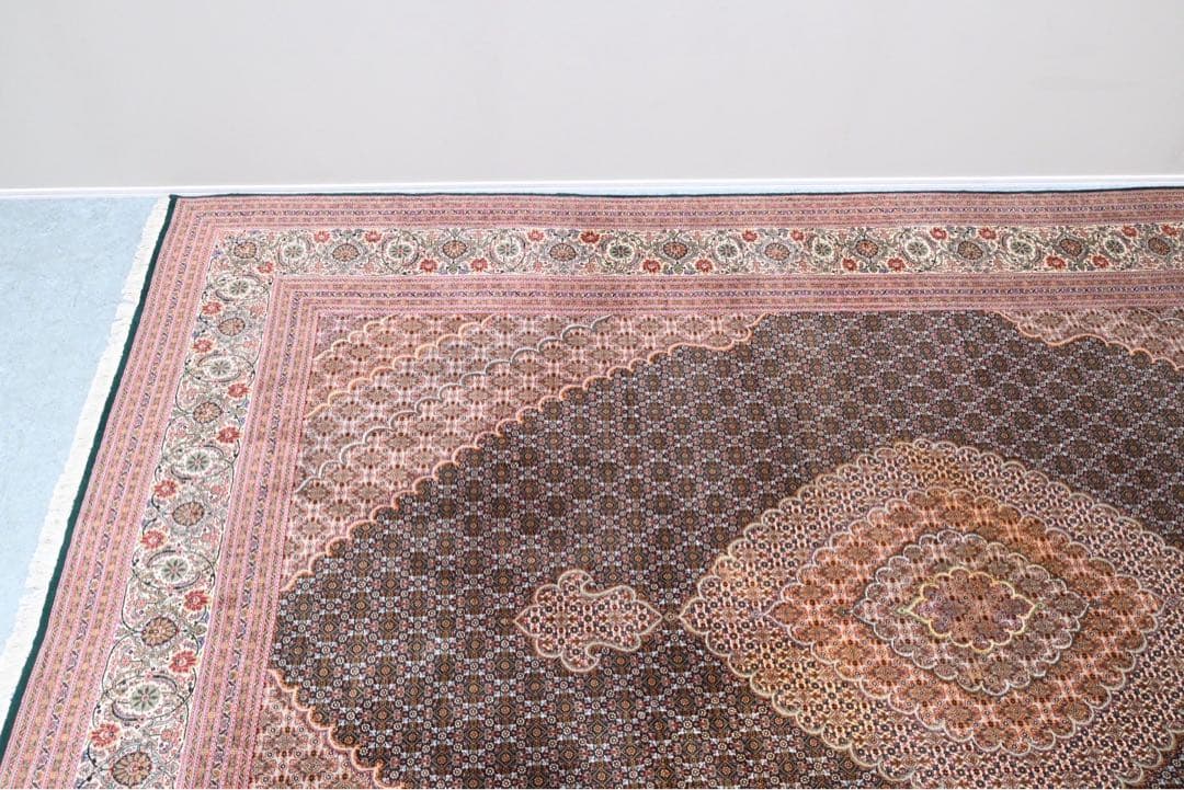 【美品】 ペルシャ絨毯 手織り Tabriz タブリーズ メダリオン柄