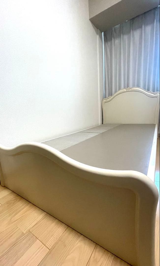 ホワイト シングルベッドフレーム クラシック、大塚家具⭐︎お値引き承ります
