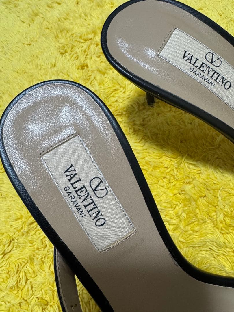 Valentino スタッズ付き ブラックサンダル 37