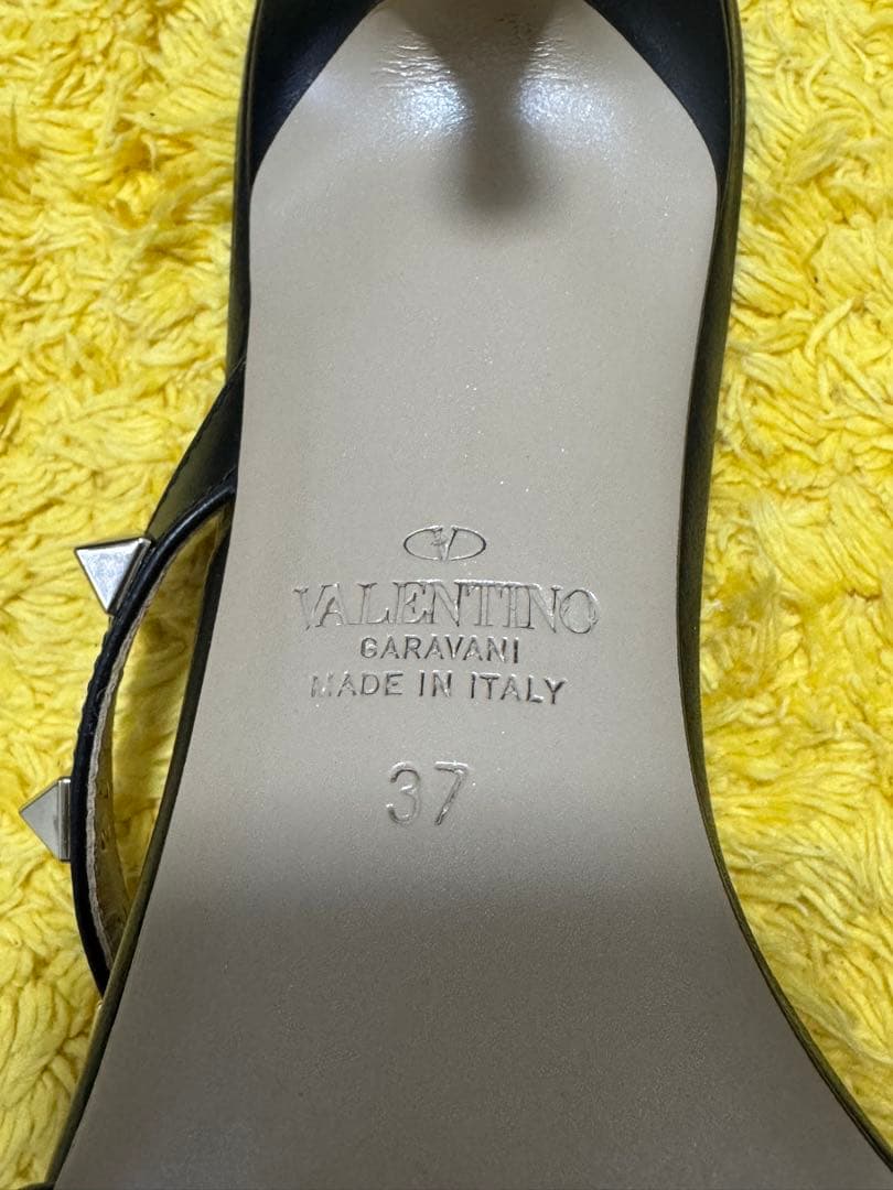Valentino スタッズ付き ブラックサンダル 37