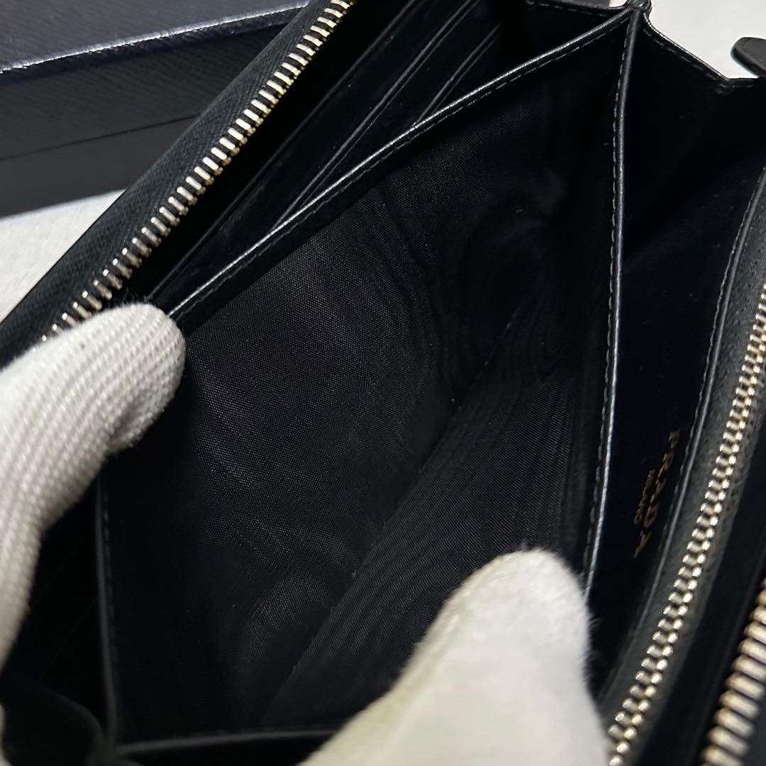 PRADA 長財布　キルティング　ナイロン　ゴールドロゴ ラウンドファスナー