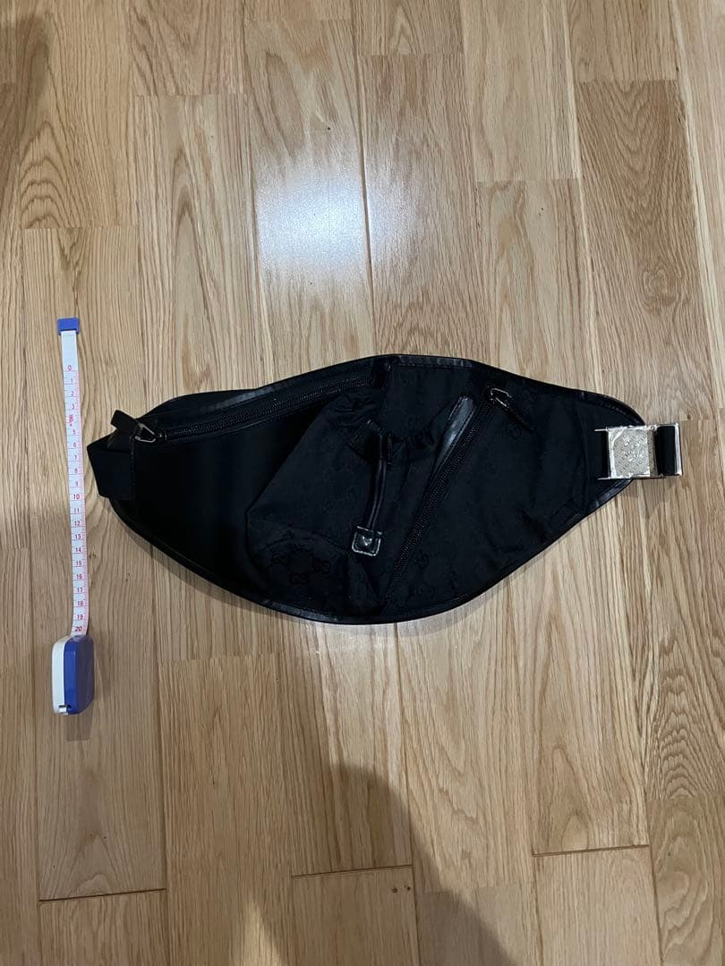 【最終値下】GUCCI レザーボディバック　新品未使用