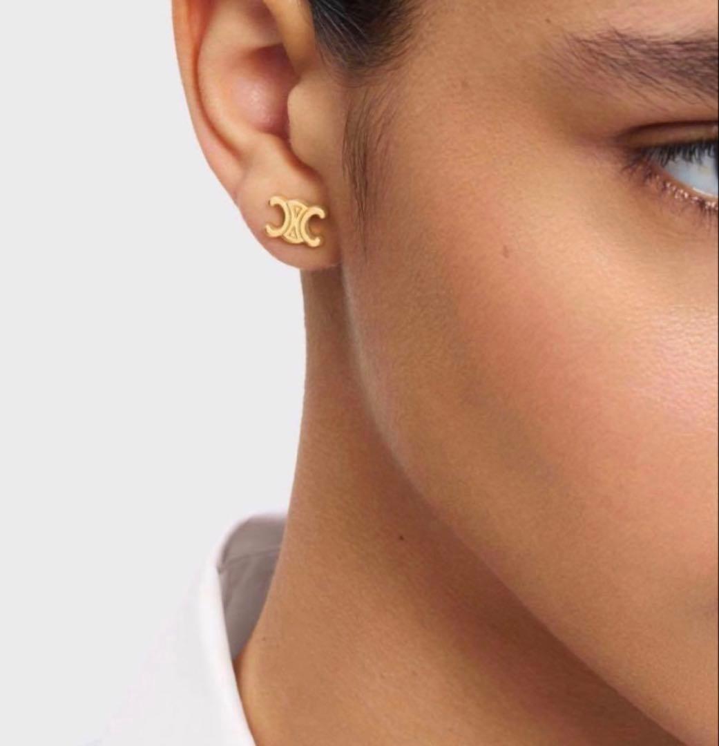 CELINE トリオンフ　スタッズ　ゴールドフィニッシュ　ブラス　ピアス片耳