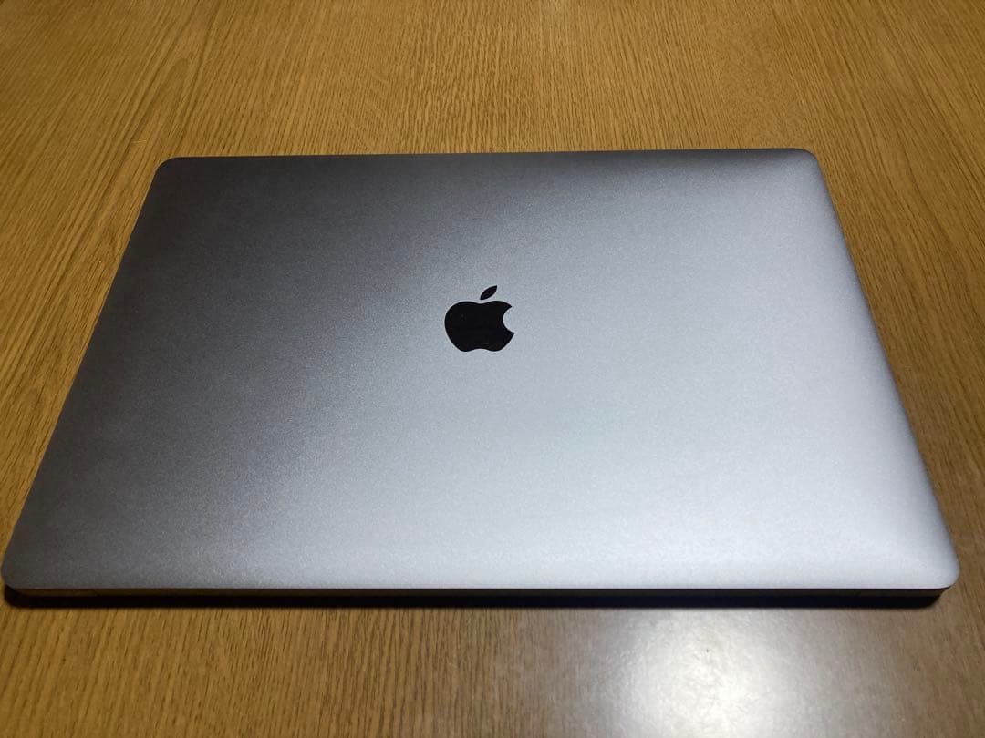 MacBook Pro 2016 15インチ スペースグレー