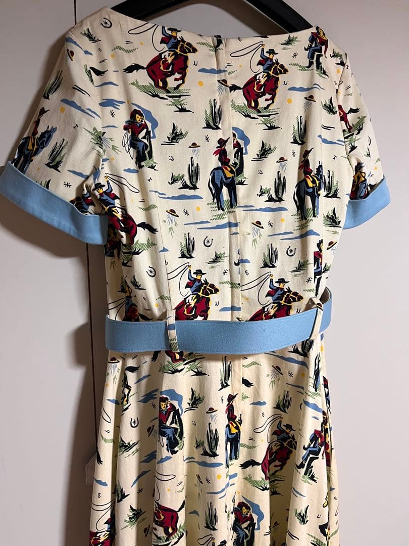 くろくま Collectifカウボーイ柄ひざ丈ロカビリー ワンピース