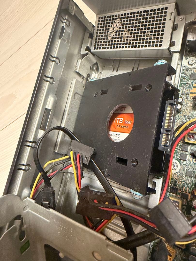 パソコン本体　分解済み