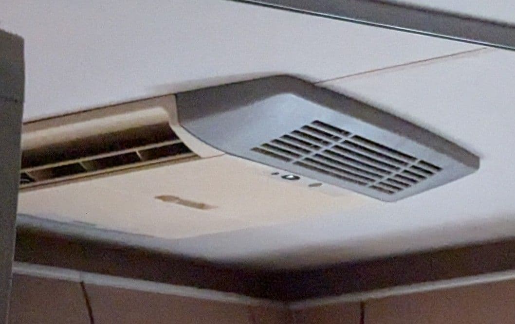 Dometic エアコン本体 カバーとリモコンのみ　B2200