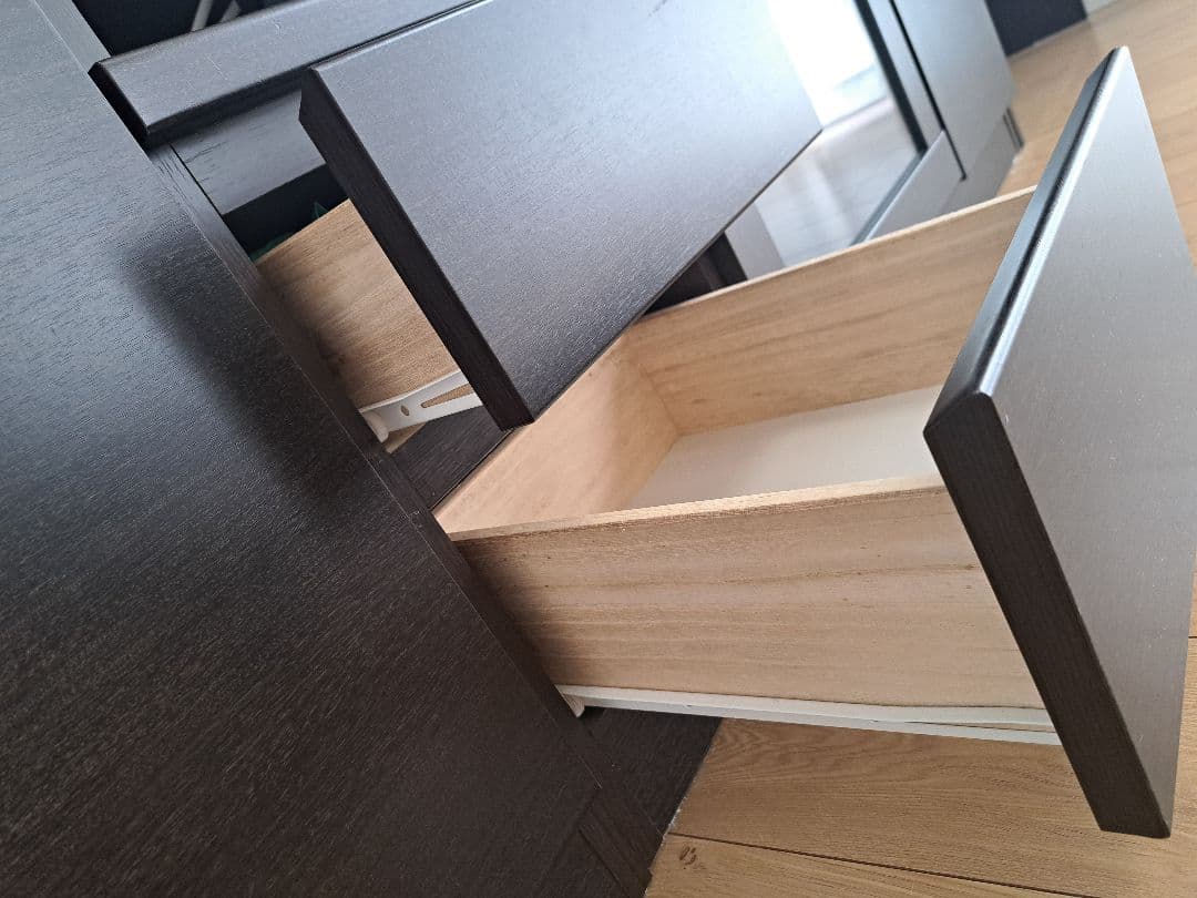 たっぷりテレビ壁面収納!④