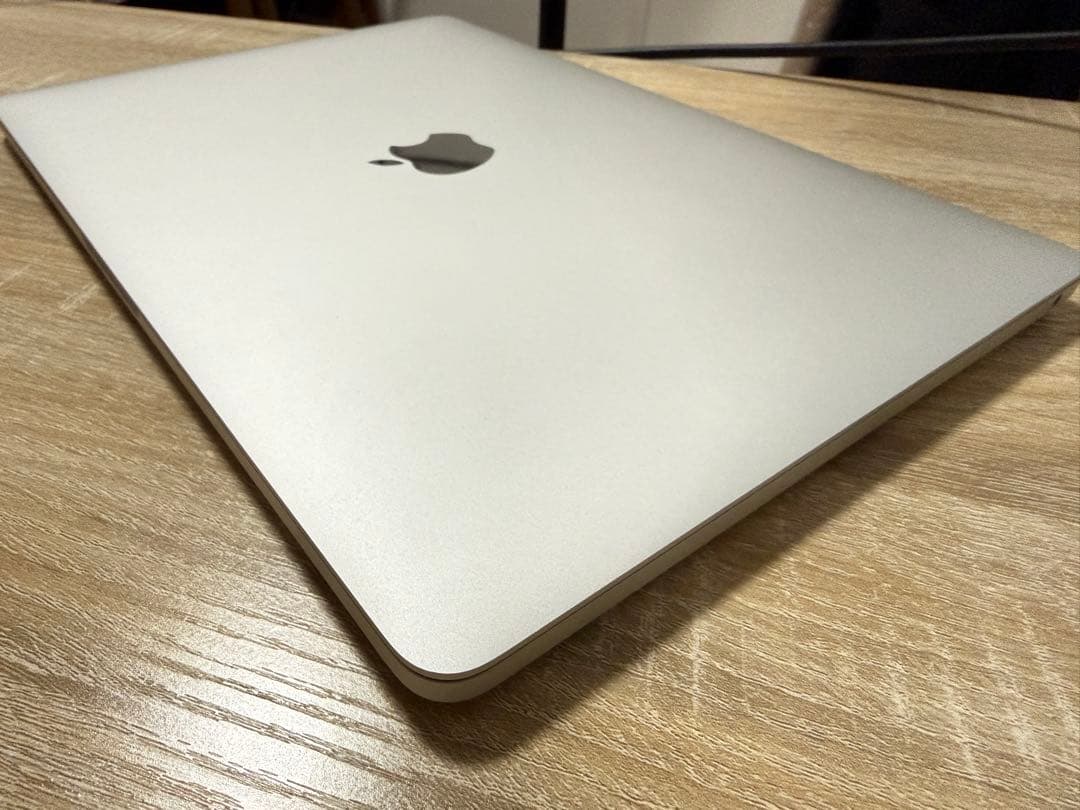 超美品Apple MacBook Pro M2 13インチ シルバー 16g