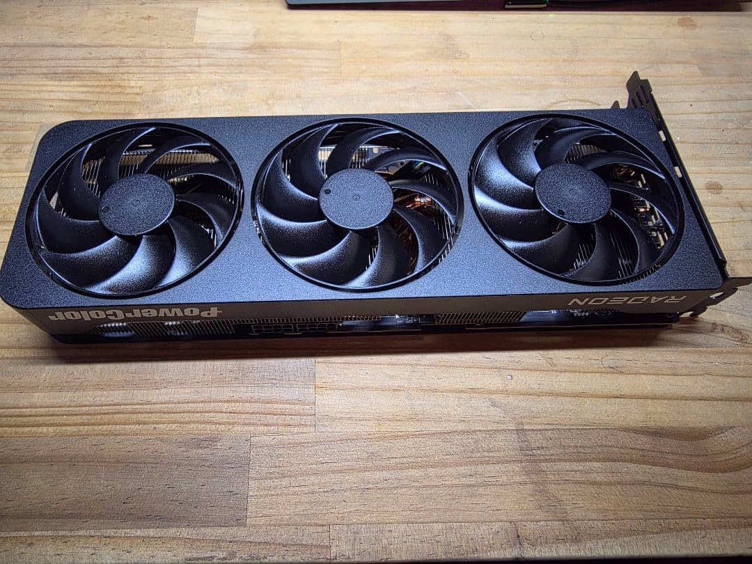 AMD Radeon RX9070 玄人志向　グラフィックボード