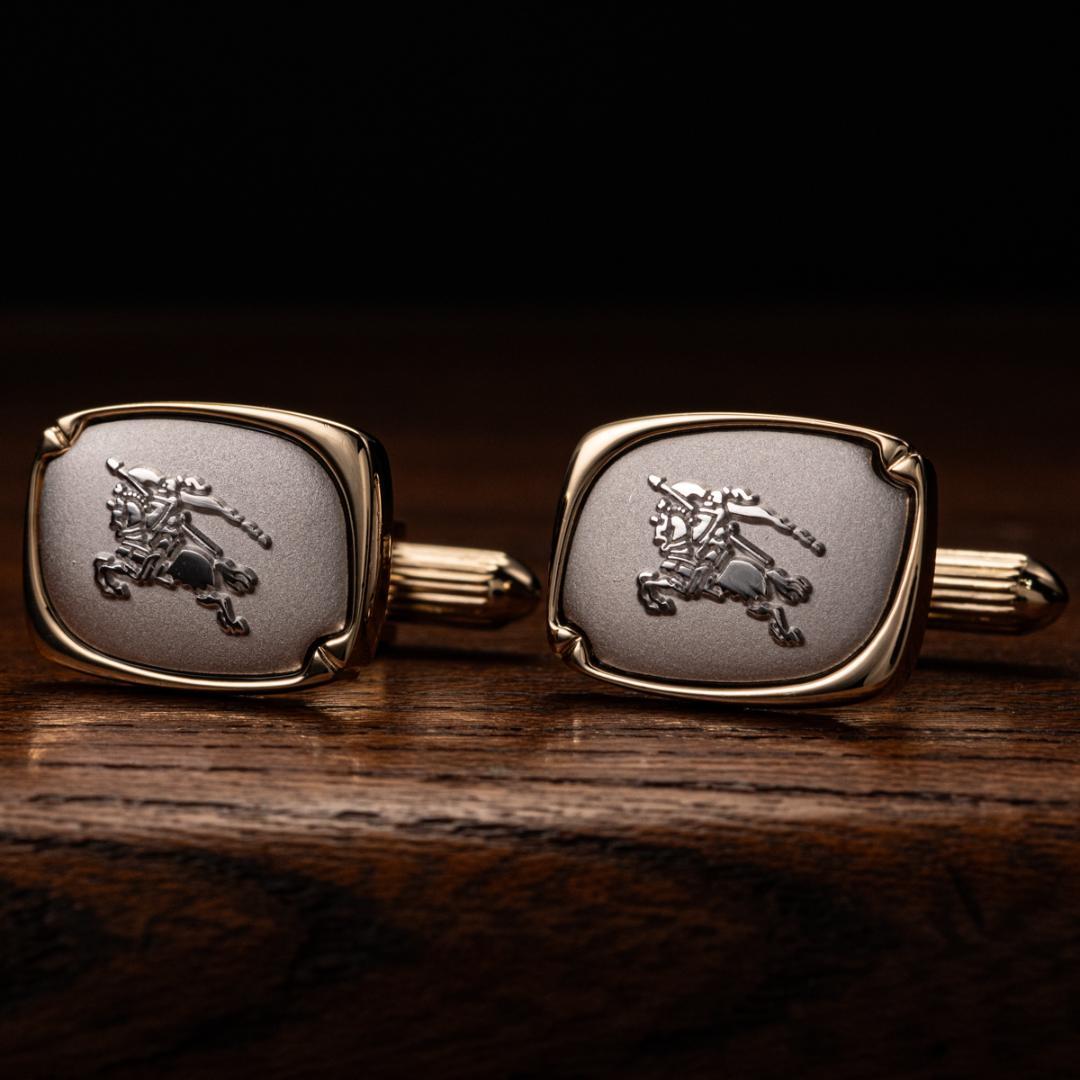 【英国王室御用達】 バーバリー 鏡面加工ナイト カフリンクス Burberry