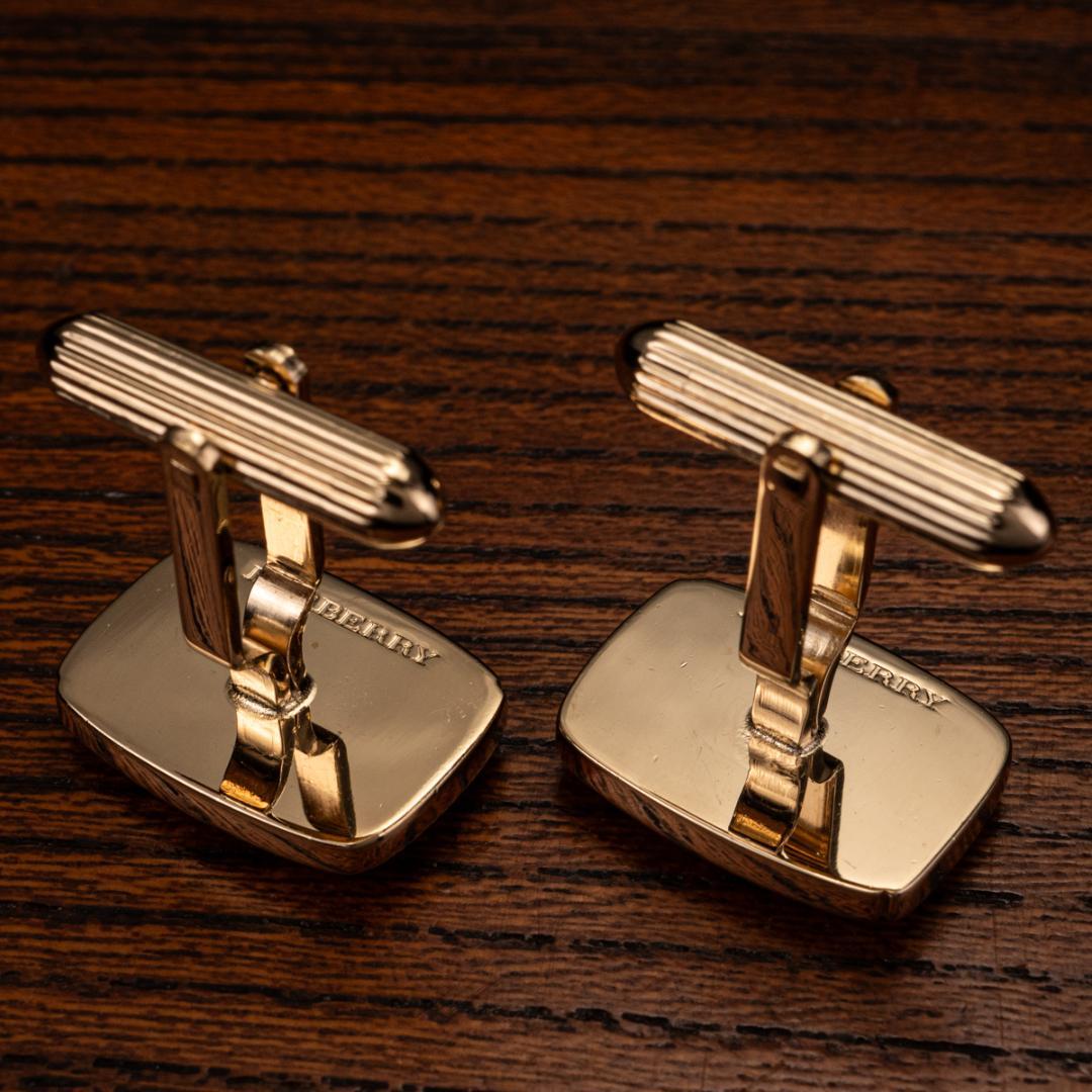 【英国王室御用達】 バーバリー 鏡面加工ナイト カフリンクス Burberry