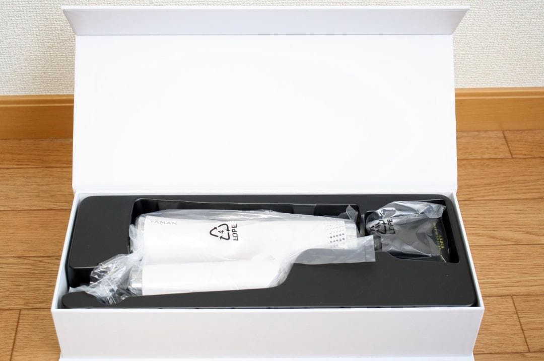 【新品未使用・2025年発売】ヤーマン リフトドライヤー スマート〈ホワイト〉