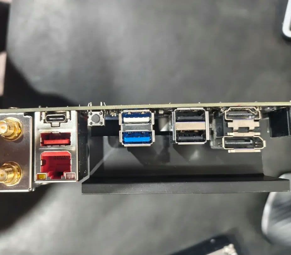 GIGABYTE A620I AX AM5 Mini-ITXマザーボード