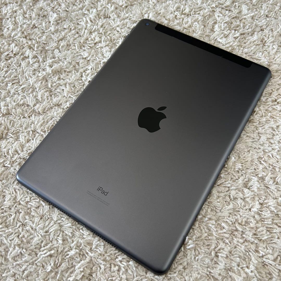 iPad 第8世代 セルラーモデル 32GB スペースグレイ Apple