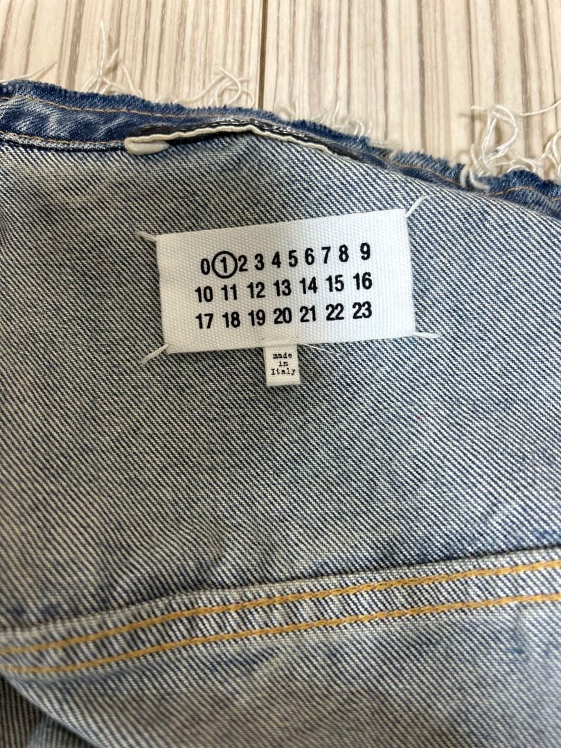 MaisonMargielaマルジェラヴィンテージ加工ノーカラーデニムジャケット