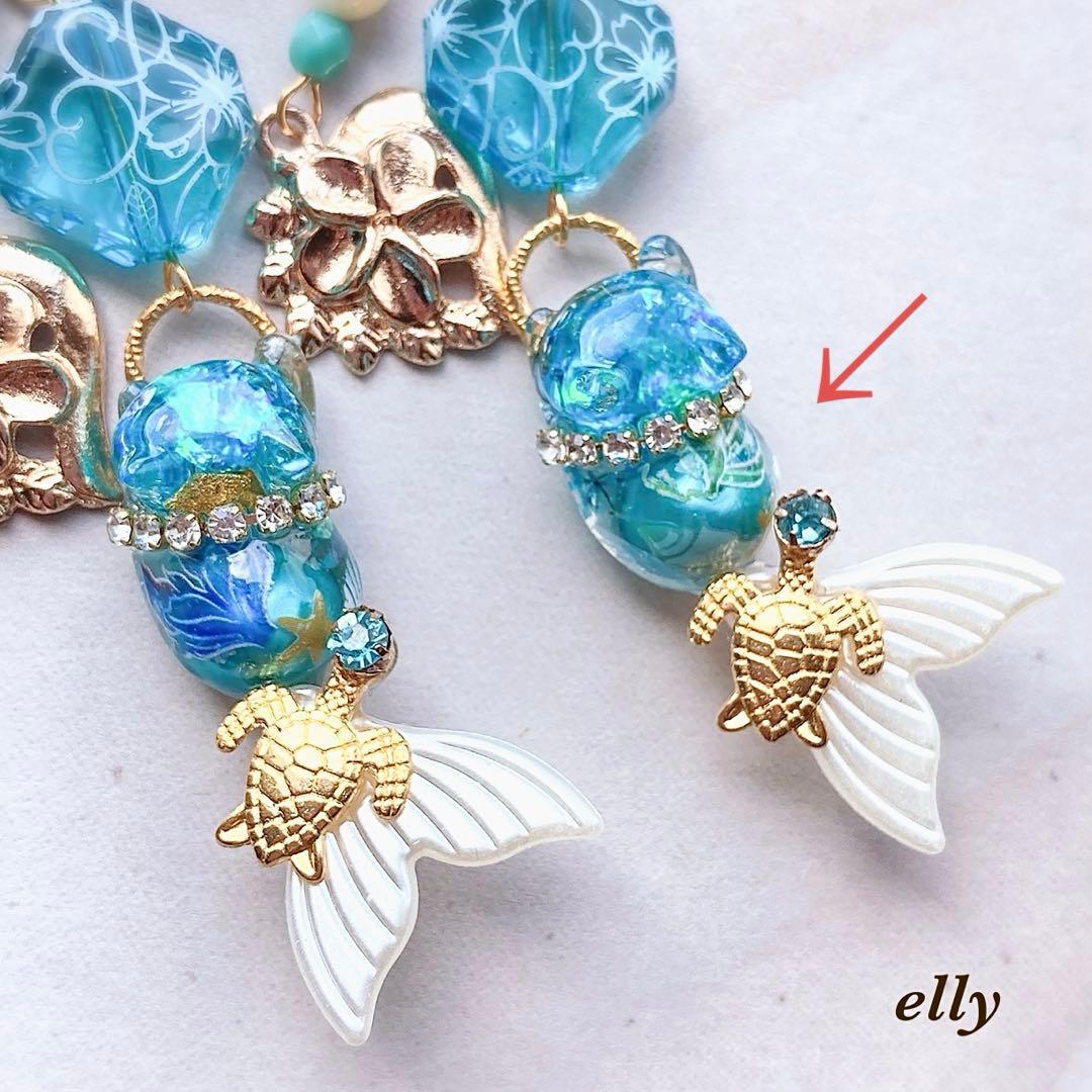 【ゼロ様】1431.手染めビーズ　マーメイド　じゃれ猫　レジン　キーホルダー