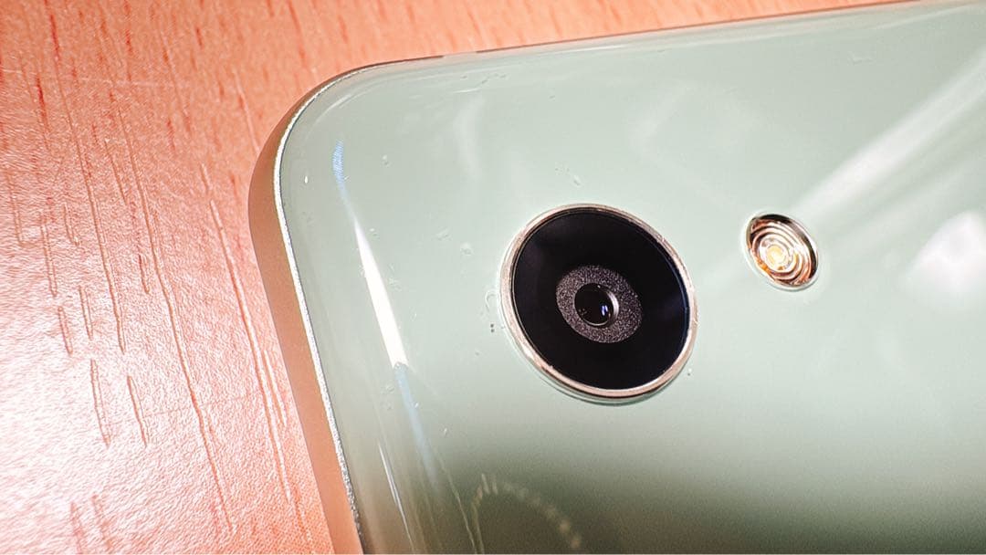 SoftBank Aquos R2 compact SIMフリー化済　64GB