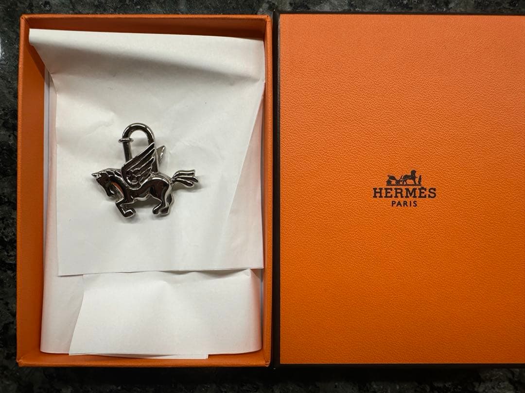 （極美品）エルメス カデナ ペガサス チャーム シルバー