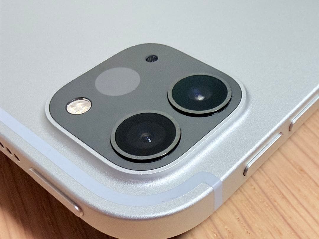 純正ペンとMagic Keyboard付き iPad Pro 11インチ