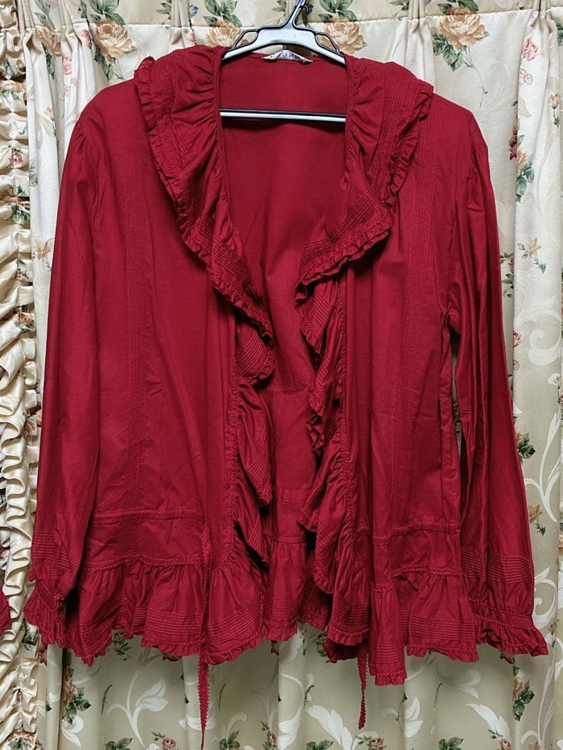 カネコイサオ　オーバーブラウス　レッド