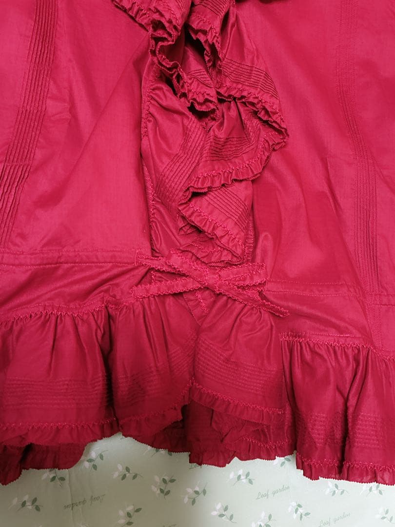 カネコイサオ　オーバーブラウス　レッド