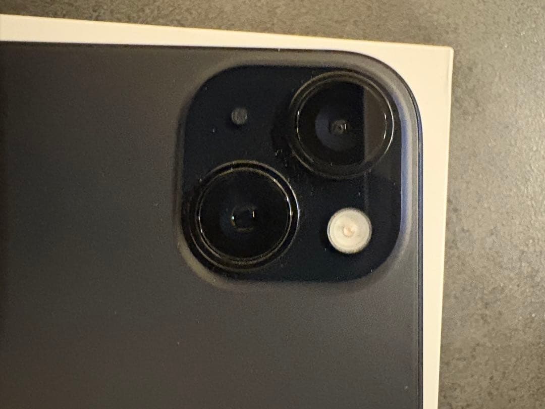 Apple iPhone 15 ブラック 本体　SIMフリー