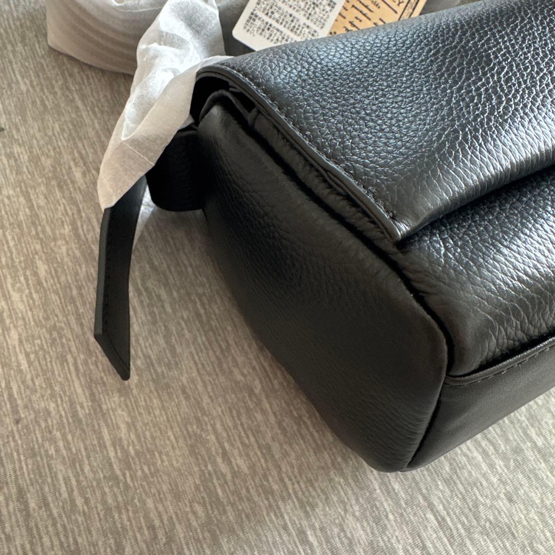 【新品未使用】ビアズリー レザーリングボディバッグ ブラック