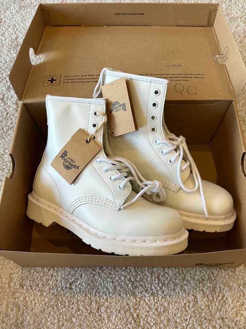 新品未使用！Dr.Martens ドクターマーチン 1460 MONOホワイト