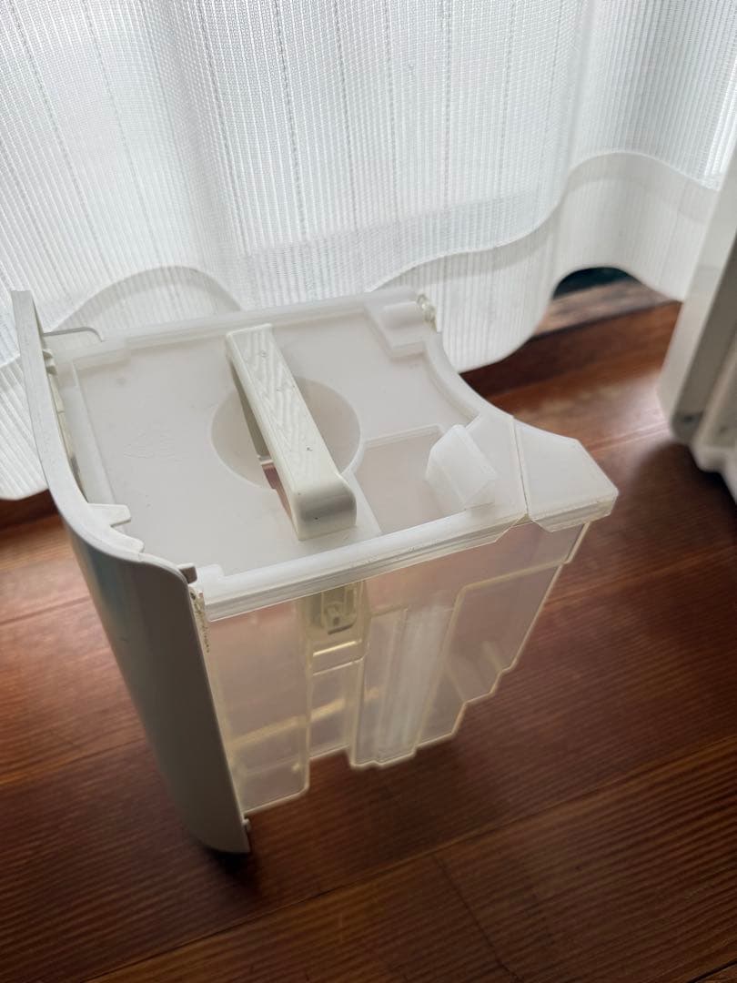 【限定値下げ！！！】シャープ 衣類乾燥除湿機 ホワイト CV-L71-W